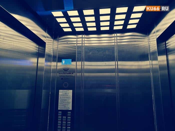 «Все ходят пешком»: пьяные каменцы подрались в лифте на День всех влюбленных и сломали его