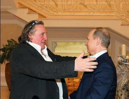 "Должен пять тысяч": российские мошенники оформили микрозайм на Жерара Депардье