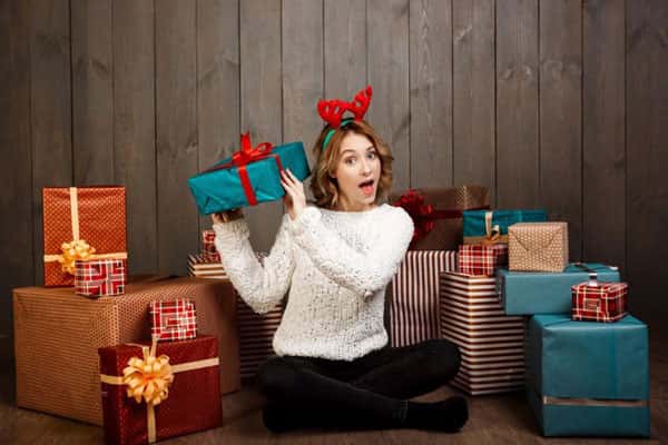 Бюджетные и приятные подарки на 8 марта: идеи от эксперта