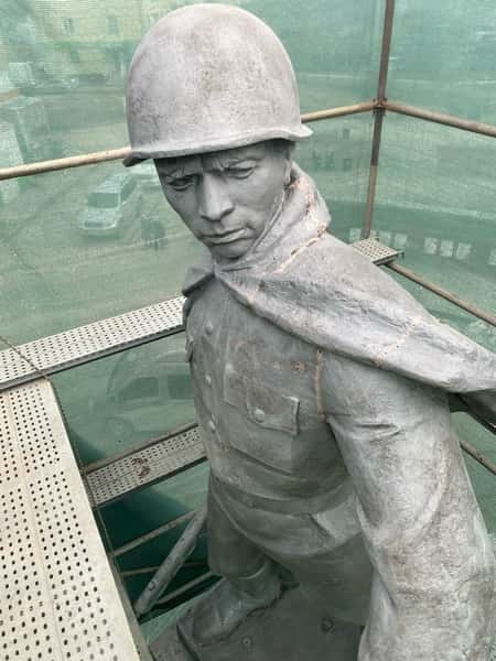 Памятник Герою Советского Союза Кунавину обновляется к юбилею Победы