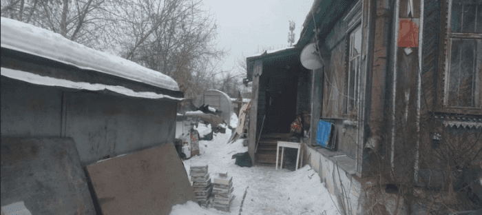 Дом с выгребной ямой за 26,5 млн продаётся в Екатеринбурге