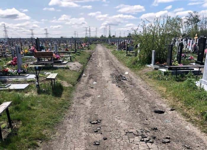 Не ходите на кладбище 25 апреля: в Каменске-Уральском будут избавляться от клещей