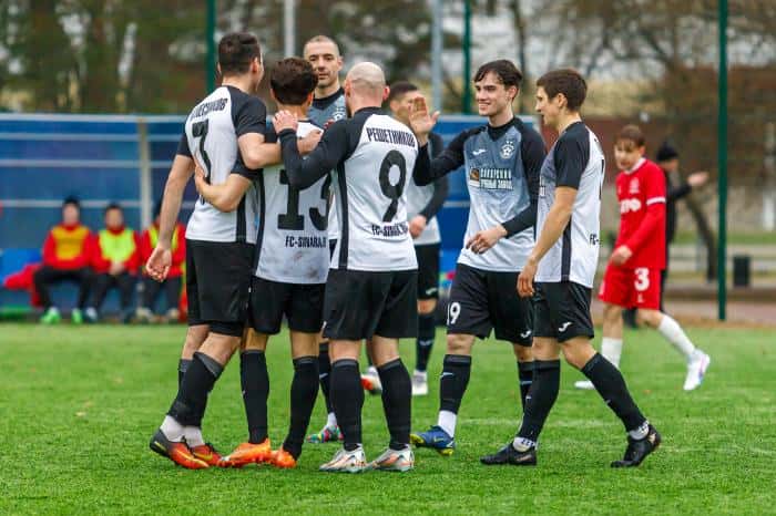 СинТЗ начал летний футбольный сезон с победы