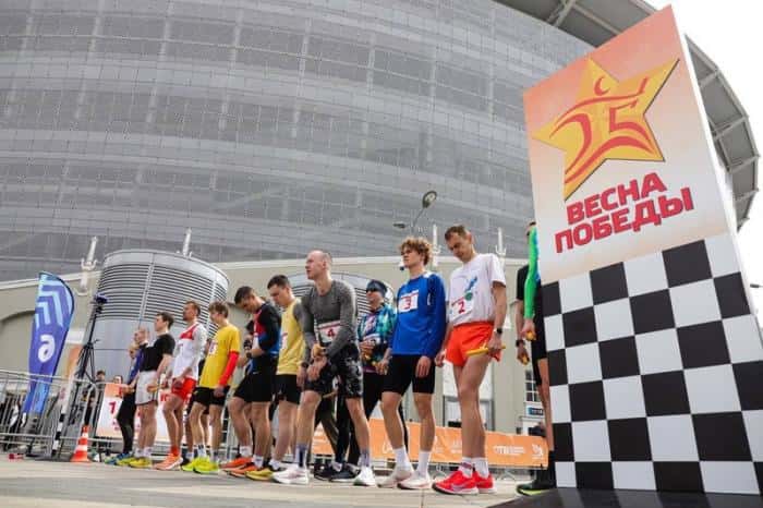 Более 2000 уральцев пробежали эстафету «Весна Победы»