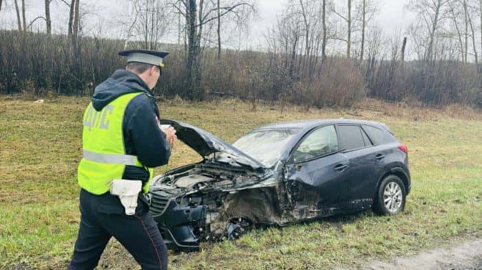 Водитель, скрывшийся после серьёзного ДТП в Свердловской области, задержан в лесу. Фото