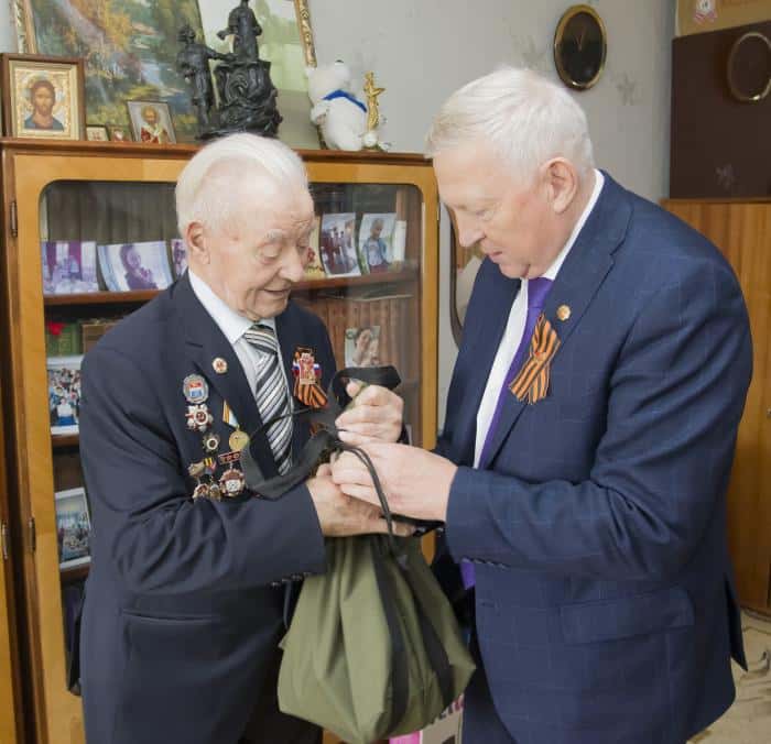 СинТЗ поздравил ветеранов в преддверии 80-летия Победы