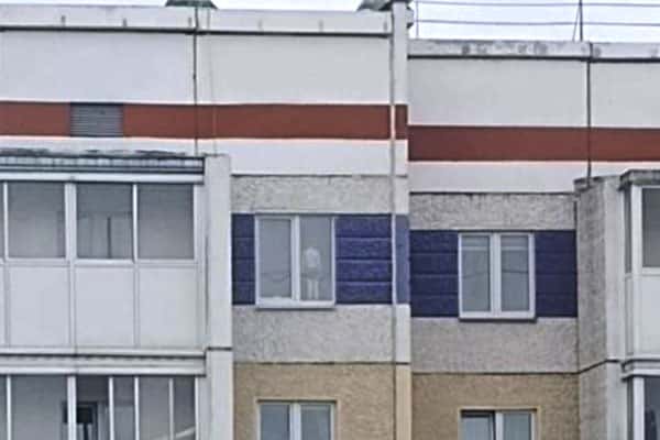 Почему москитная сетка — не защита: как уберечь ребенка от падения из окна