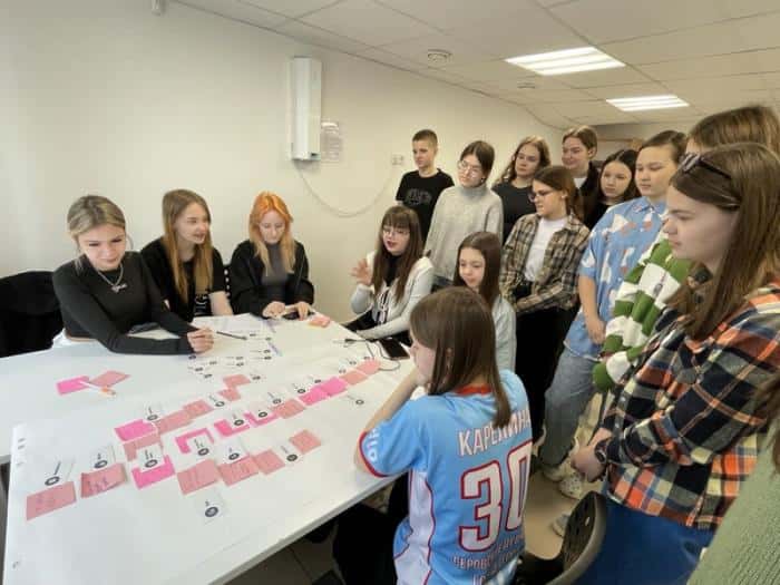 Как свердловские школьники создали карту Победы: история уральского тыла в одном клике