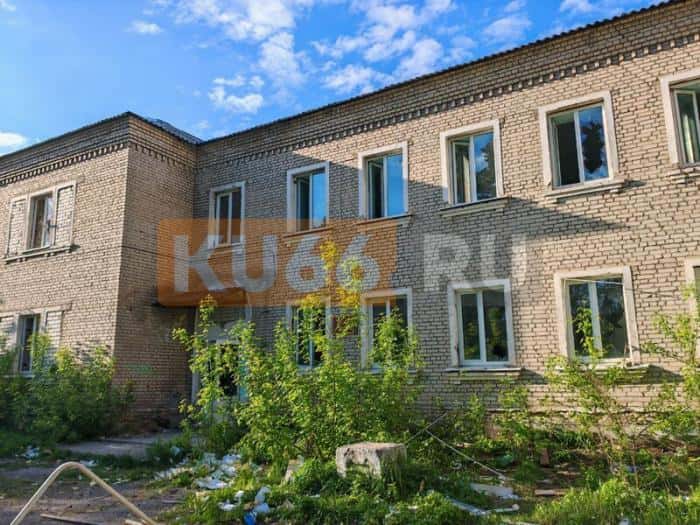 "Тут может случиться что угодно!": в Каменске-Уральском появилась новая заброшка