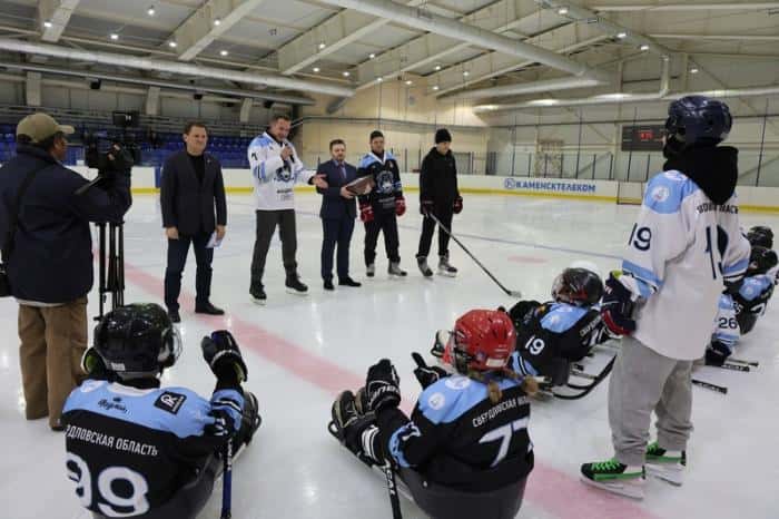 Каменск-Уральская команда по следж-хоккею — в десятке лучших в России