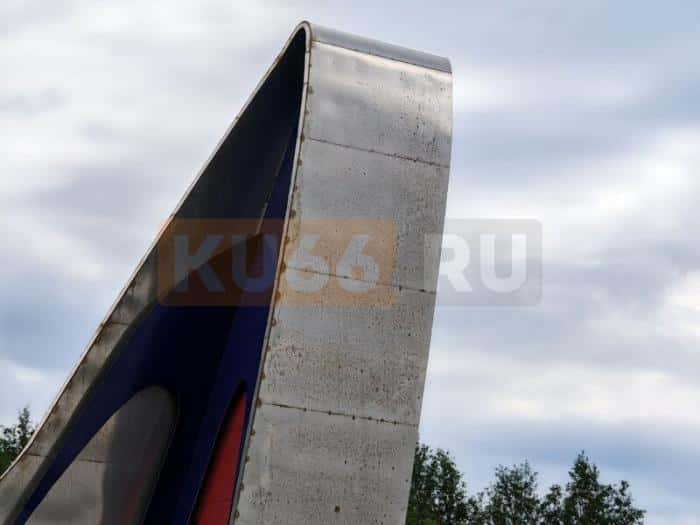 Почему стелы за 40 миллионов в Каменске-Уральском начали ржаветь и как это исправят власти