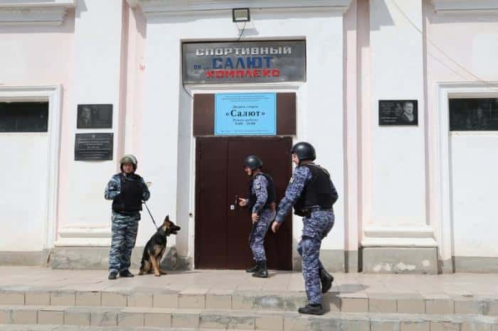 Здание оцепили, людей эвакуировали: что произошло в каменском ДС «Салют»