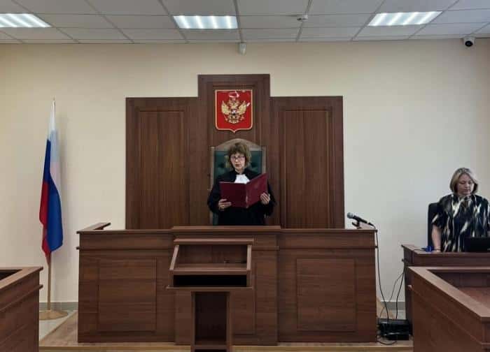 Горячая вода оказалась с «химией»: жительница Каменска-Уральского подала в суд на УК — и выиграла