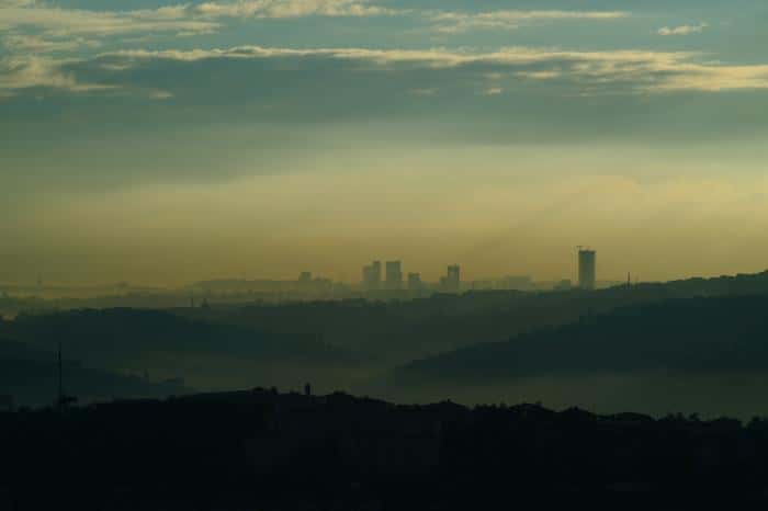 Лучше не выходить на улицу: в Свердловской области продлили режим неблагоприятных метеоусловий первой степени опасности