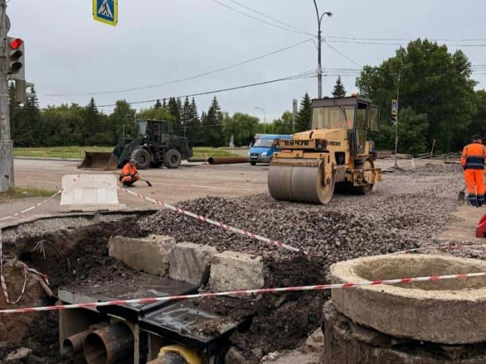 Грязь, щебень и асфальт: что происходит на улицах Каменска-Уральского после ливней?
