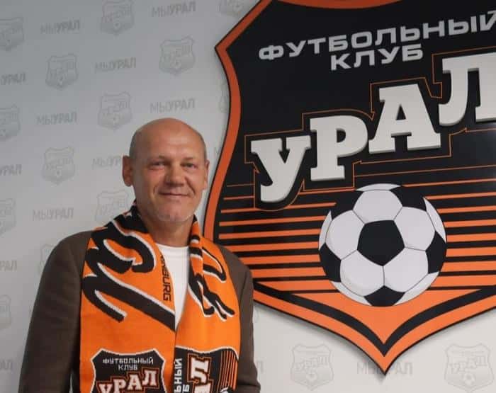 Новый тренер – новый шанс? «Урал» ФК доверил судьбу команды легенде 90-х Мирославу Ромащенко