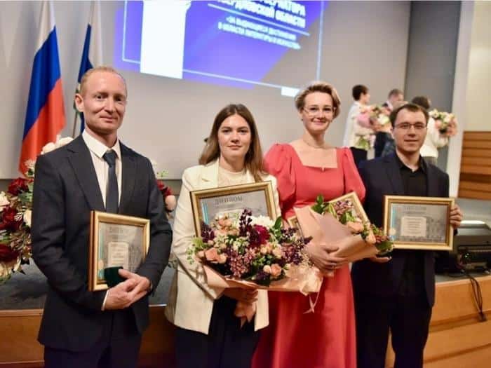 Признание и награда: губернатор отметил лучших творцов Свердловской области