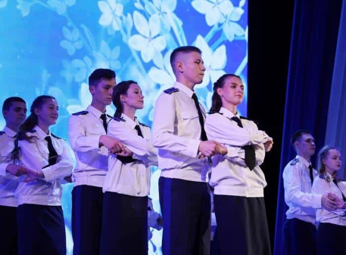 Выпускники уже участвуют в СВО и Росгвардии: в Каменске-Уральском 46 кадетов получили аттестаты