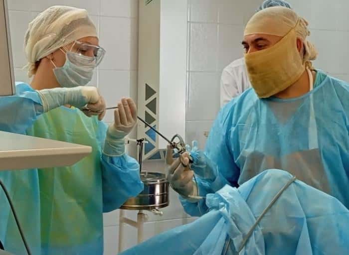 Мощный лазер появился в больнице Каменска-Уральского: он дробит любые камни 