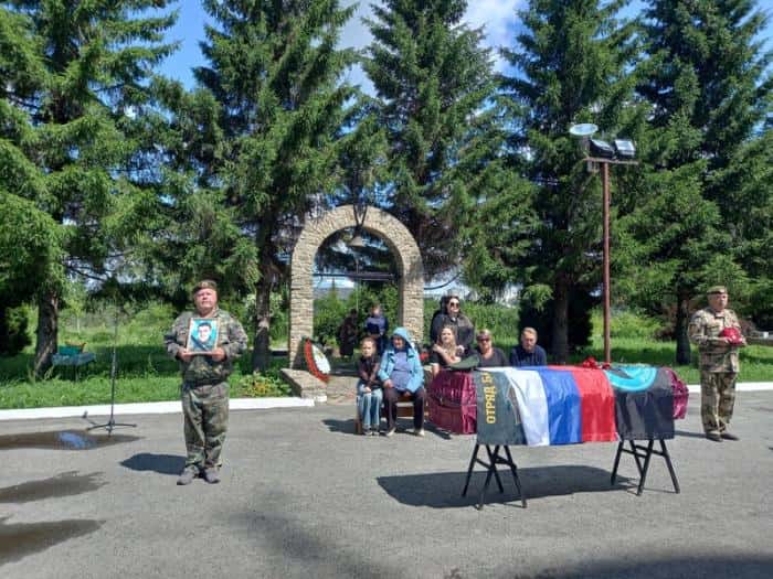 Максим Мирошин погиб как герой: Каменск-Уральский простился с отважным защитником