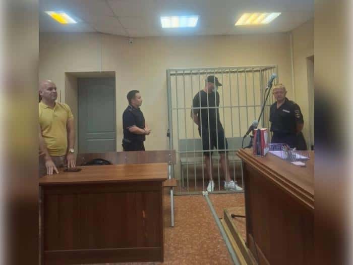 Лидера «банды с автомойки» скрутили на улице в Екатеринбурге: кадры задержания и новые подробности. Видео