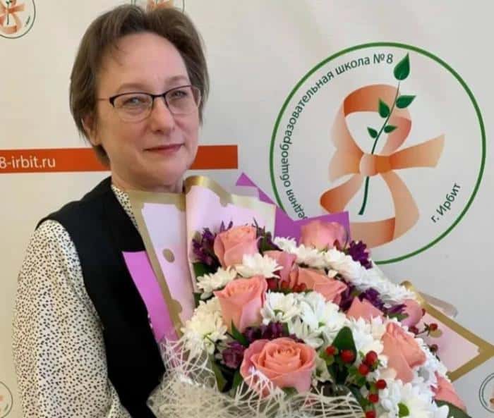 100 баллов на ЕГЭ — от учителя! Химик из Свердловской области прошла экзамен вместе с учениками и стала примером