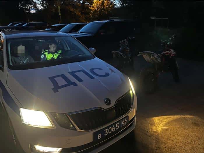 Несовершеннолетние гонщики на питбайках задержаны в Каменске-Уральском инспекторами ГИБДД