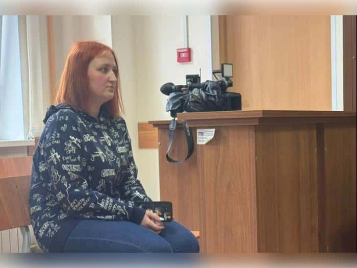 Била ремнем и закрывала глаза на пытки: мать девочки из Екатеринбурга села в колонию на 3 года