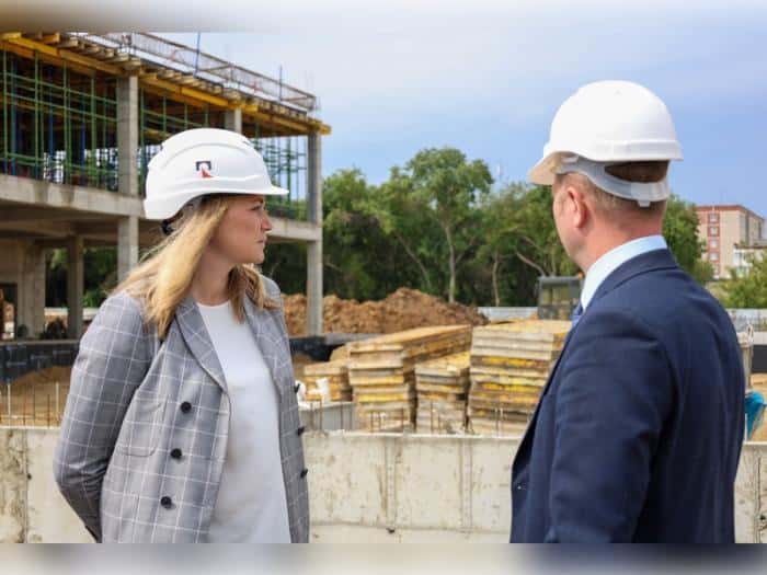 Спортивный гигант на взлёте: в Каменске-Уральском растёт легкоатлетический манеж