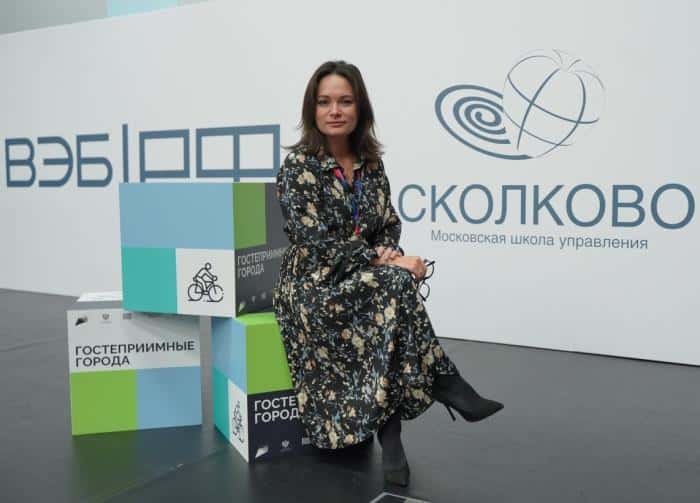 Чиновницу из мэрии Екатеринбурга Дину Шведкину задержали за хищение 700 тысяч с турпроекта