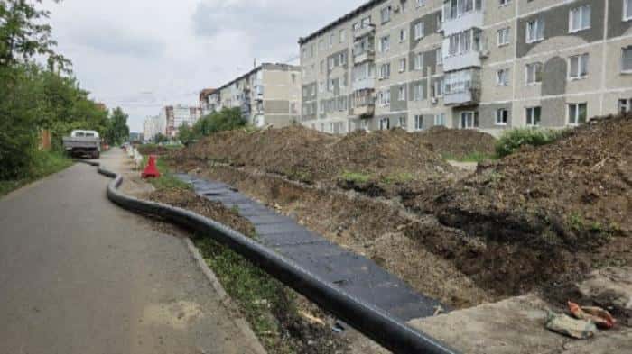 Ремонт теплотрассы в Каменске-Уральском завершат за неделю: школьники помогают мастерам