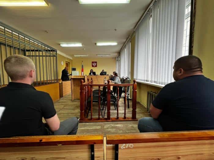 Обвиняемый — 20-летний парень: в Каменске-Уральском суд рассматривает дело о сломанной челюсти