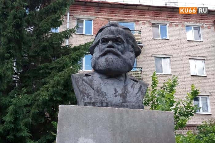 Памятники Марксу и Энгельсу в Каменске-Уральском полностью обновят — работы обойдутся в 3 млн рублей