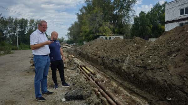 «До 5 сентября без горячей воды»: в Каменске-Уральском меняют трубы перед отопительным сезоном