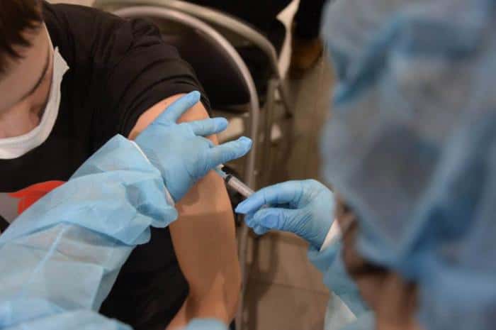 Прививайтесь до школы: Паслер призвал свердловчан защититься от гриппа до начала учебного года