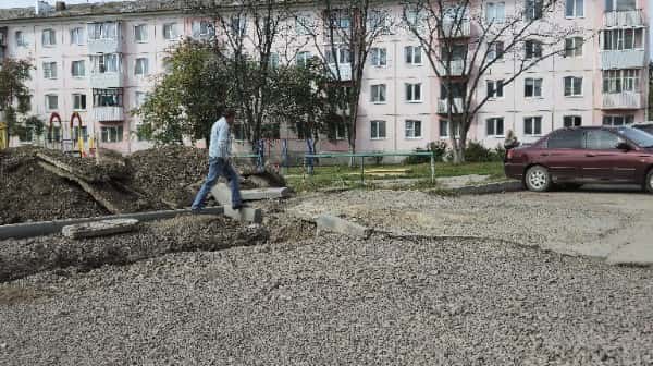 Сети заменили, тепло вернули: в Каменске-Уральском восстановили подачу горячей воды возле школы № 21