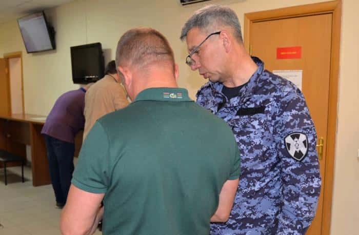 Более 2 тысяч единиц оружия изъяли за просроченные документы: Росгвардия предупреждает владельцев