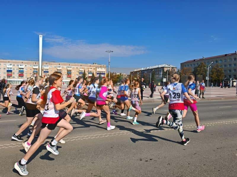 Бегите, каменцы! 2910 человек зарядились здоровьем на «Кроссе Нации» в Каменске-Уральском