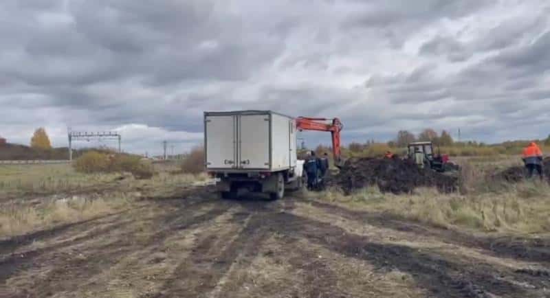 Заменили одну проблему на другую: ремонт водовода в Каменске-Уральском затянулся из-за нового повреждения