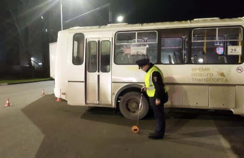 В Каменске-Уральском автобус врезался в легковушку: пострадали трое, среди них подросток