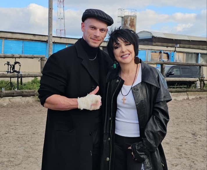 Известного бодибилдера из Каменска-Уральского заметили в новом клипе Лолиты 