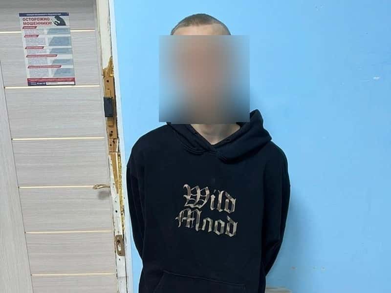 В Екатеринбурге парень попытался обмануть ПВЗ и уйти с тремя дорогими смартфонами iPhone