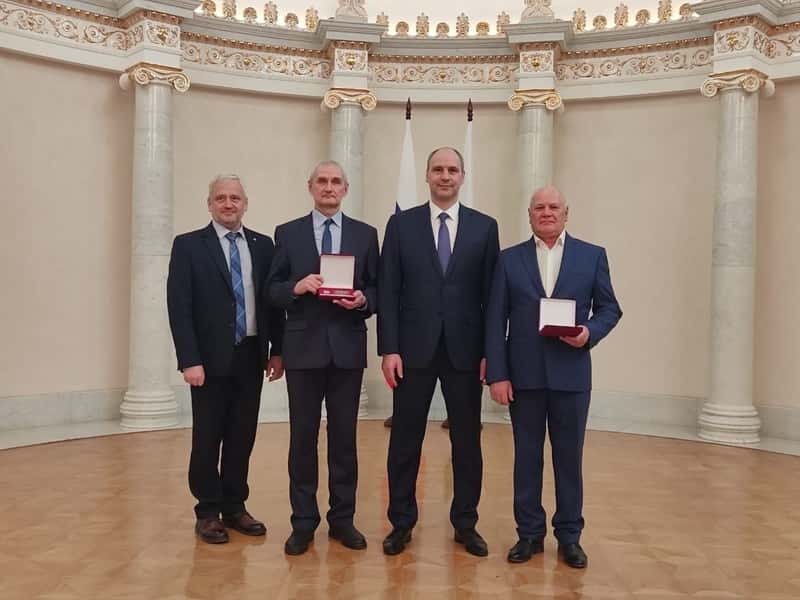 Два заводчанина из Каменска-Уральского получили награды от Паслера 