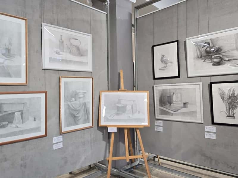 В Каменске-Уральском открылась детская выставка «Всё лучшее-2025» с 300 работами юных художников