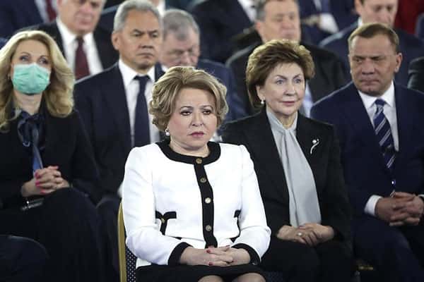 Матвиенко: «Пора платить!». Безработных на Mercedes обяжут оплачивать ОМС