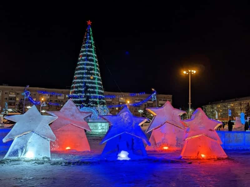 Как Каменск-Уральский встретит Новый 2026 год: ёлки, катки, мотогонки и советская сказка