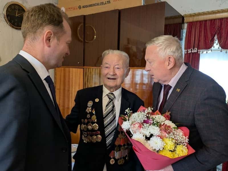 Почетный гражданин Каменска-Уральского Владимир Лямин празднует 98 лет