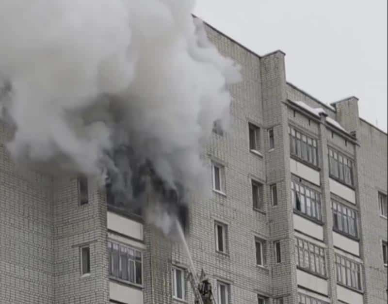 Жуткий пожар охватил Дом ветеранов в Каменске-Уральском: людей эвакуировали