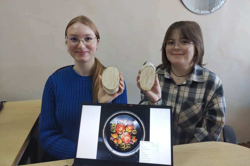 Как выглядели рабочие Урала: студенты педколледжа раскрыли тайны горнозаводского костюма