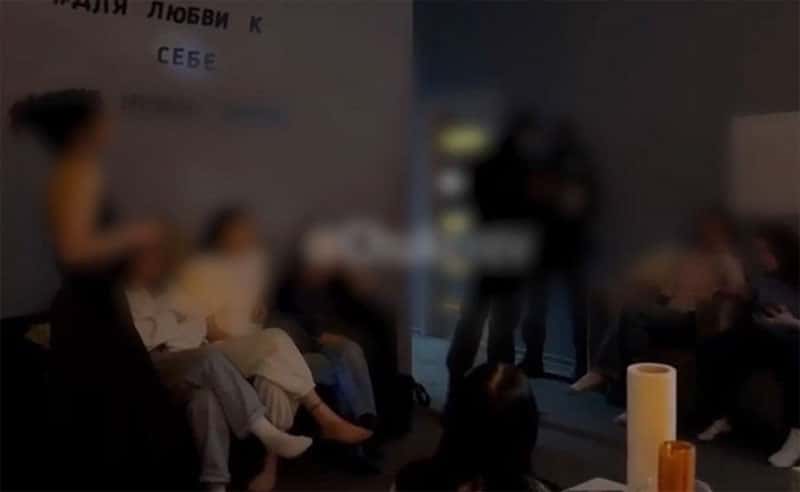 Закрыта крупнейшая вебкам-студия России: полиция изъяла оборудование